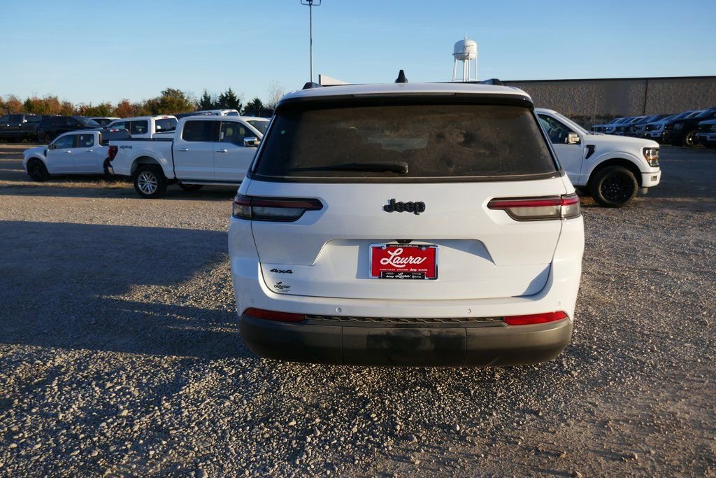 New 2025 Jeep Grand Cherokee L Altitude image 5