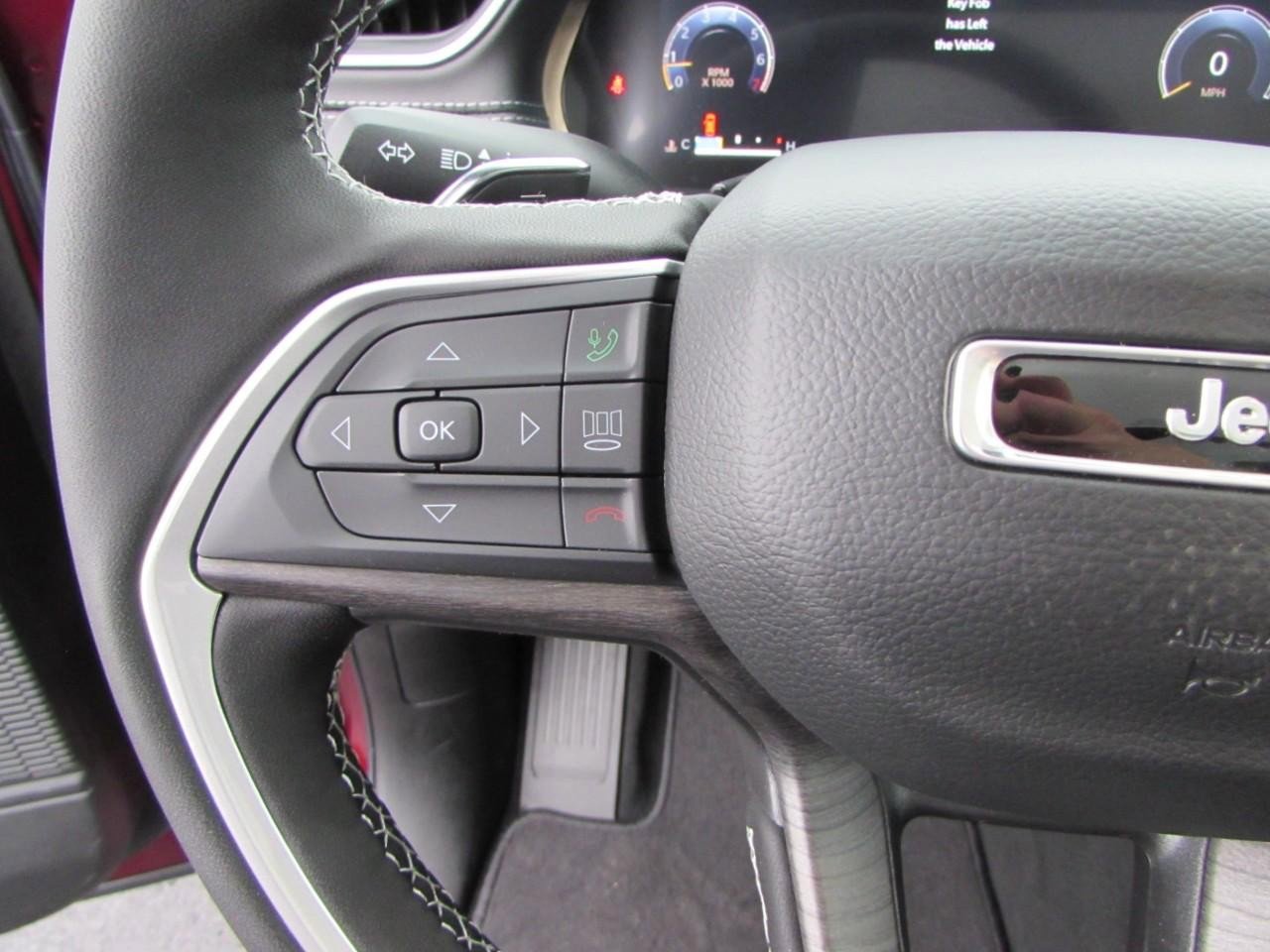 New 2025 Jeep Grand Cherokee Limited image 15