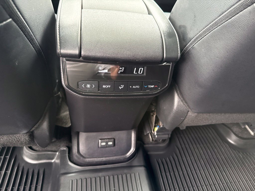 Used 2024 Toyota Highlander XSE AWD/4WD image 21
