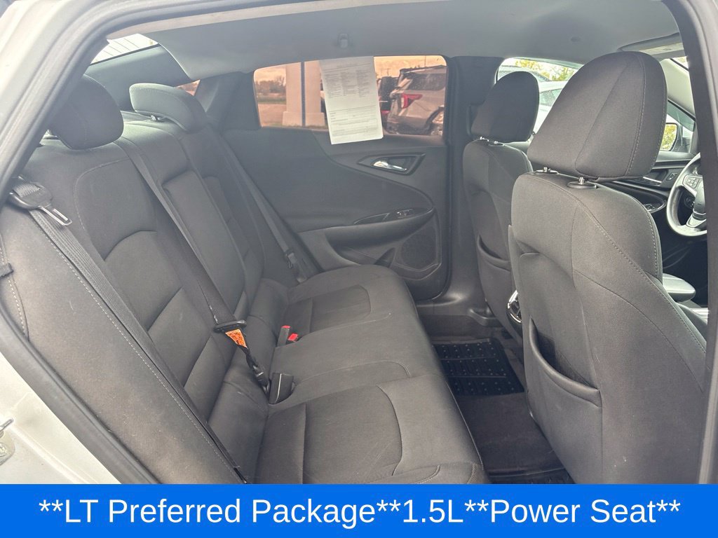 Used 2017 Chevrolet Malibu LT FWD image 23