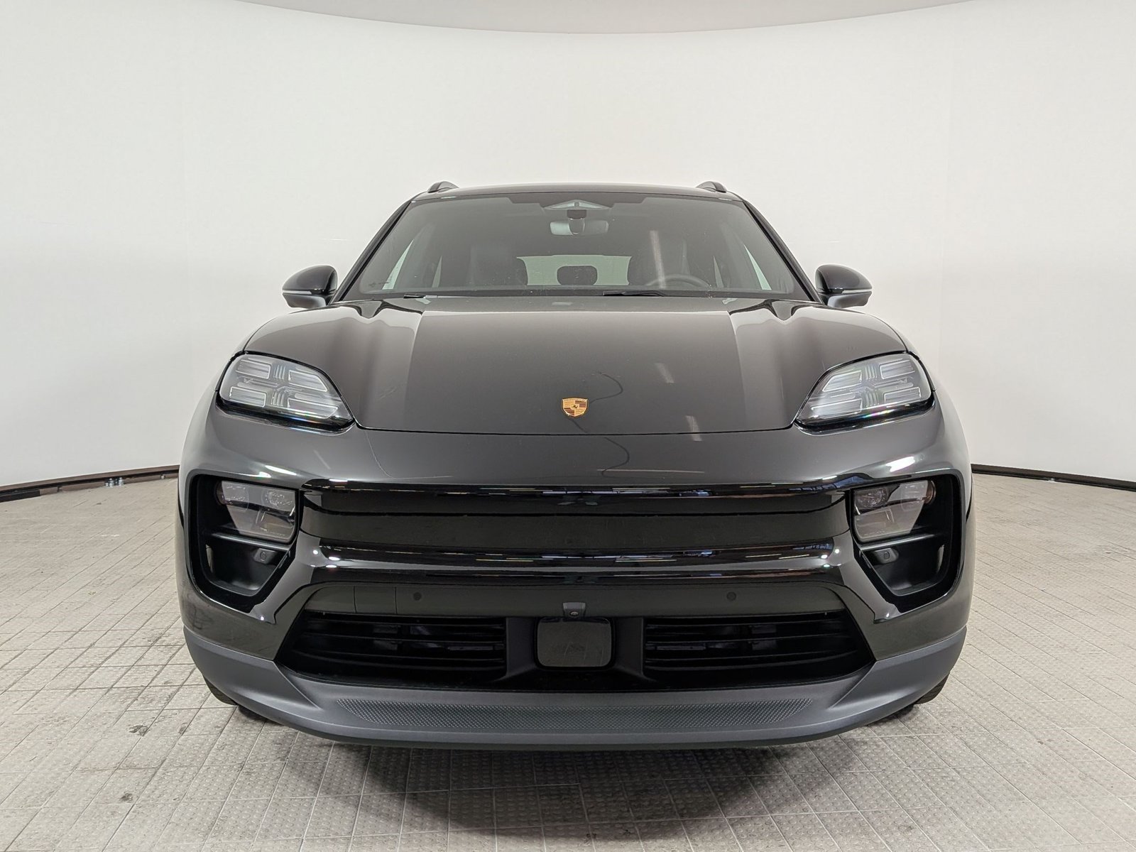 New 2026 Porsche Macan Electric RWD image 6