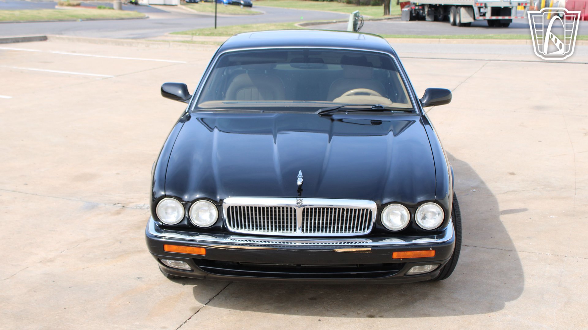 Used 1995 Jaguar XJ6 image 3