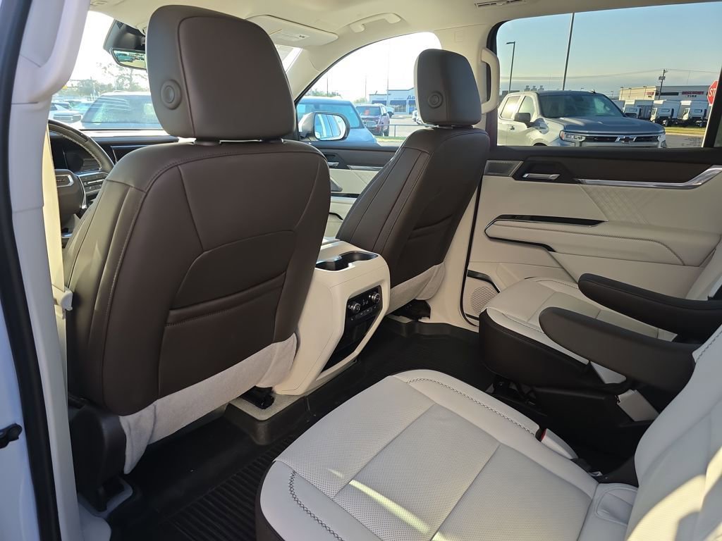 Certified 2024 GMC Acadia Denali w/ Super Cruise Package image 17