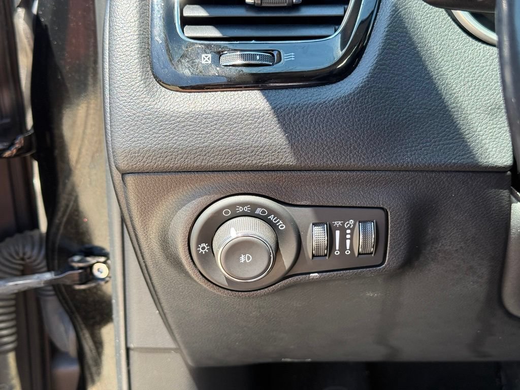 Used 2019 Jeep Compass Latitude AWD/4WD image 18