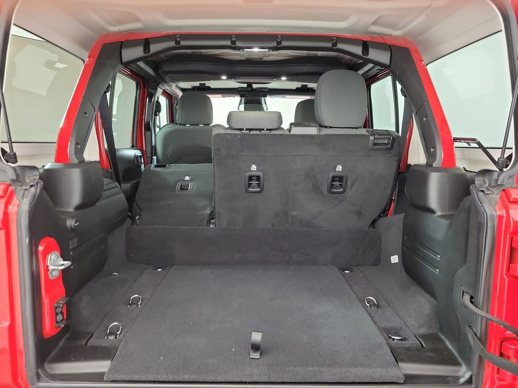 Used 2025 Jeep Wrangler Unlimited Sahara image 24