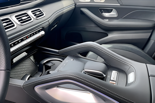 Certified 2025 Mercedes-Benz GLE 53 AMG 4MATIC image 9