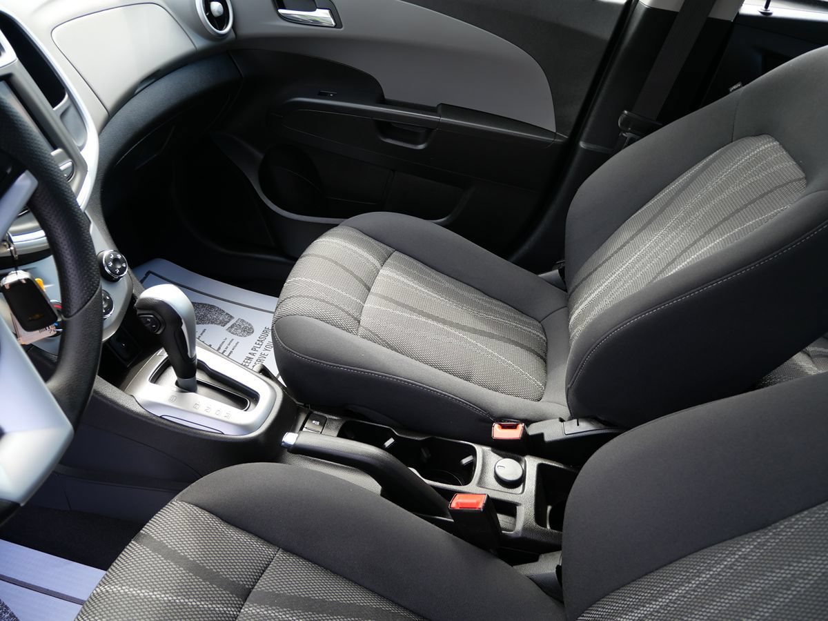 Used 2018 Chevrolet Sonic LT FWD image 14