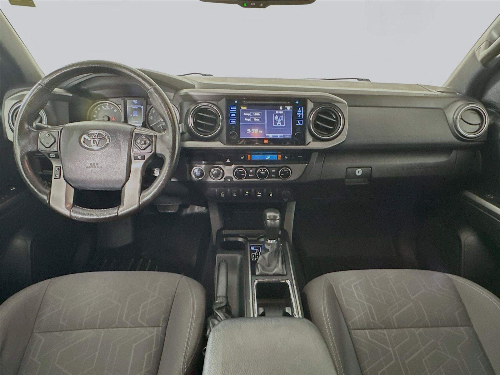 Used 2017 Toyota Tacoma TRD Off-Road AWD/4WD image 31