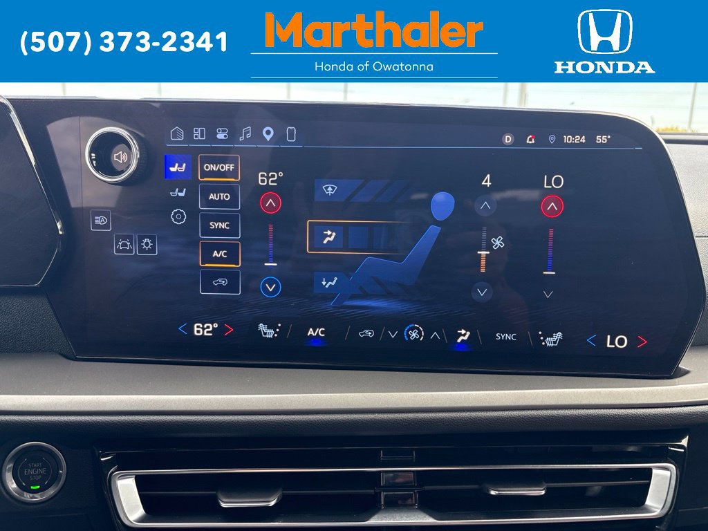 Used 2026 Chevrolet Traverse LT w/ Driver Confidence Package AWD/4WD image 23