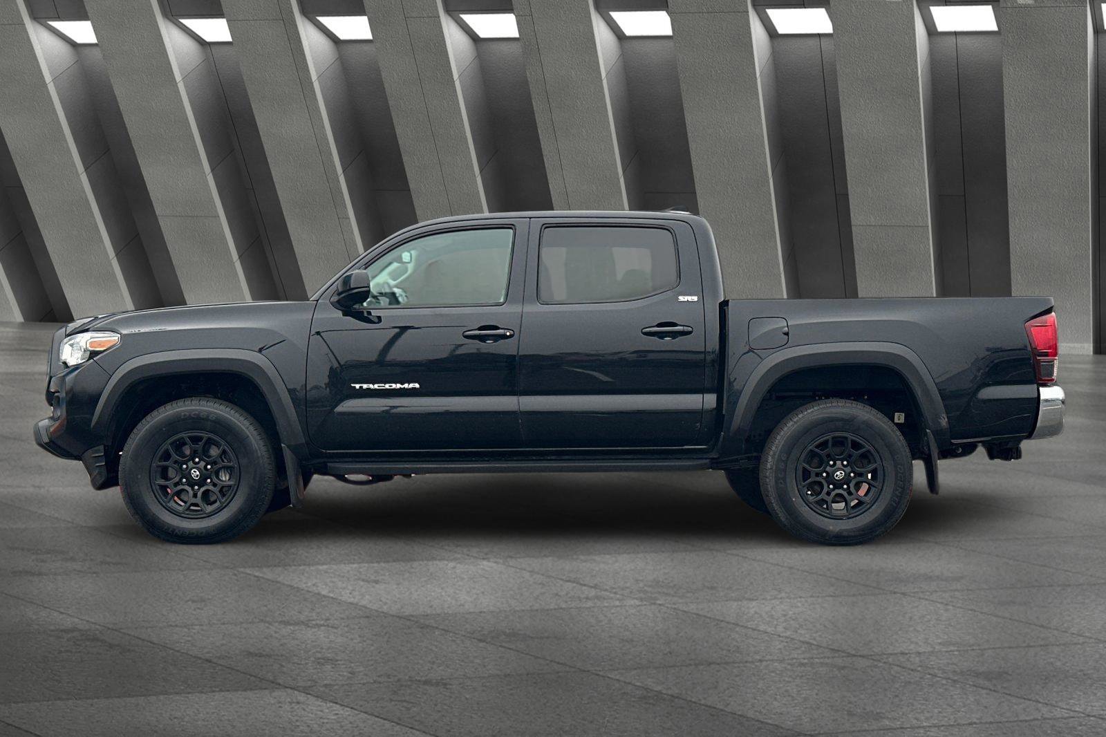 Used 2022 Toyota Tacoma SR5 image 7