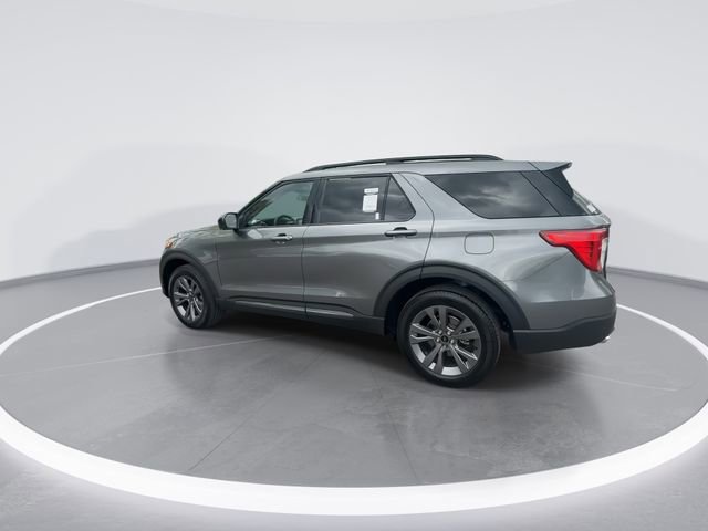 Used 2024 Ford Explorer XLT w/ Equipment Group 202A image 6