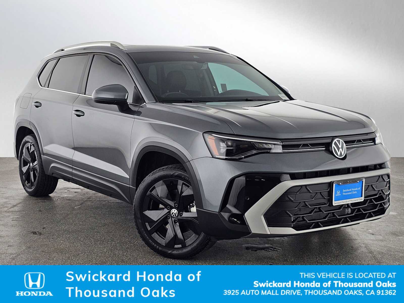Used 2026 Volkswagen Taos SE image 1