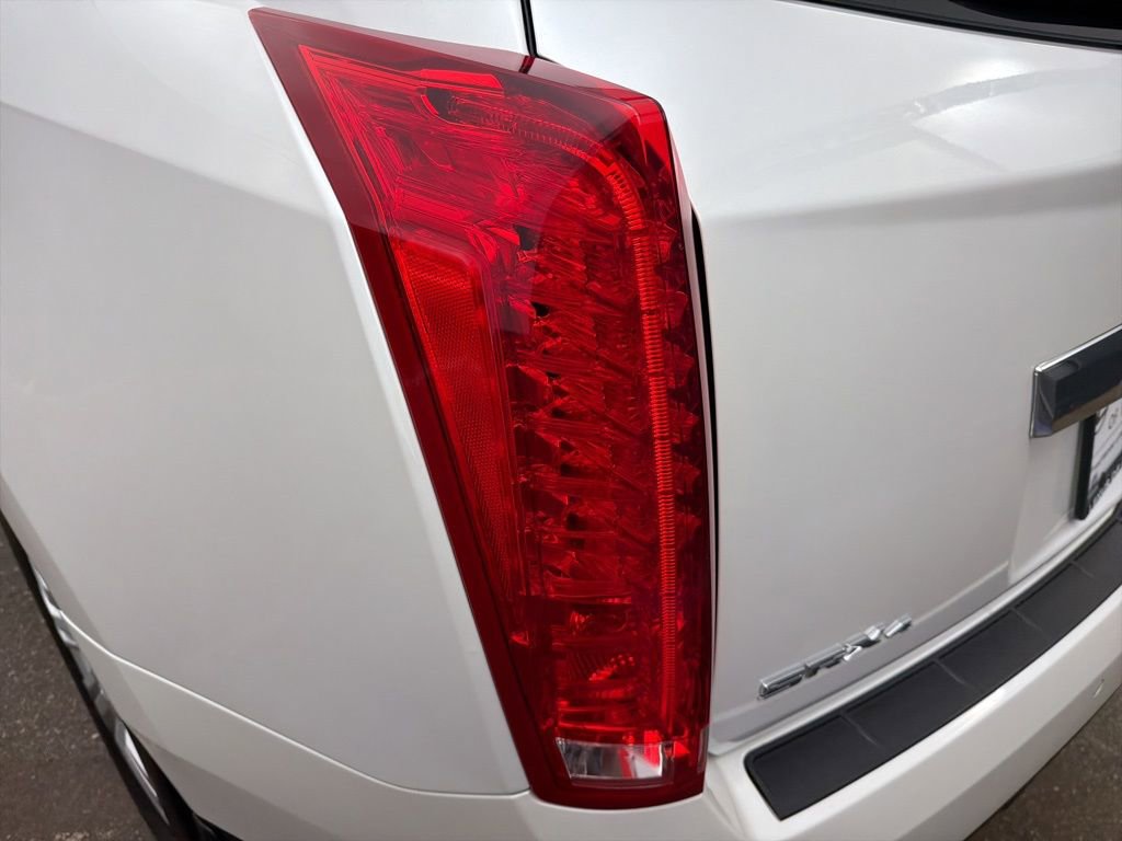 Used 2015 Cadillac SRX Luxury w/ Trailering Package AWD/4WD image 21