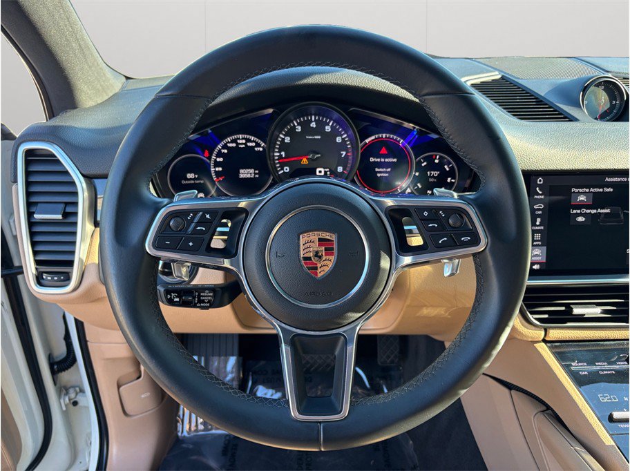 Used 2019 Porsche Cayenne w/ Premium Package AWD/4WD image 28