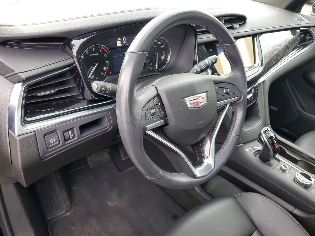 Used 2023 Cadillac XT6 Premium Luxury image 9