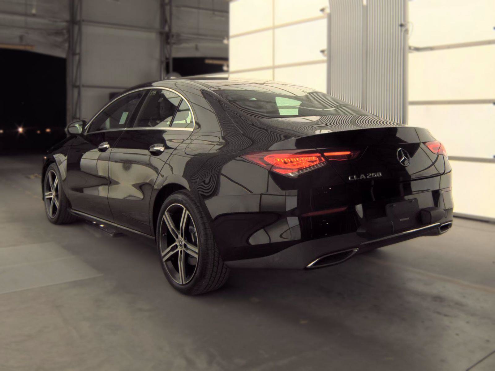 Used 2023 Mercedes-Benz CLA 250 w/ Premium Package image 7