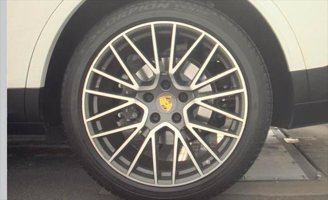 Used 2019 Porsche Cayenne AWD/4WD image 13