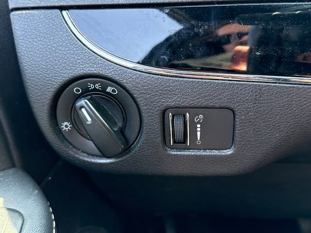 Used 2015 Dodge Grand Caravan SE FWD image 25