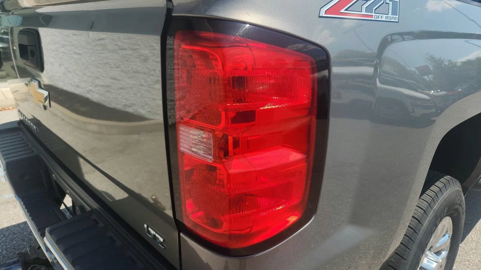 Used 2017 Chevrolet Silverado 2500 LTZ w/ LTZ Plus Package AWD/4WD image 25