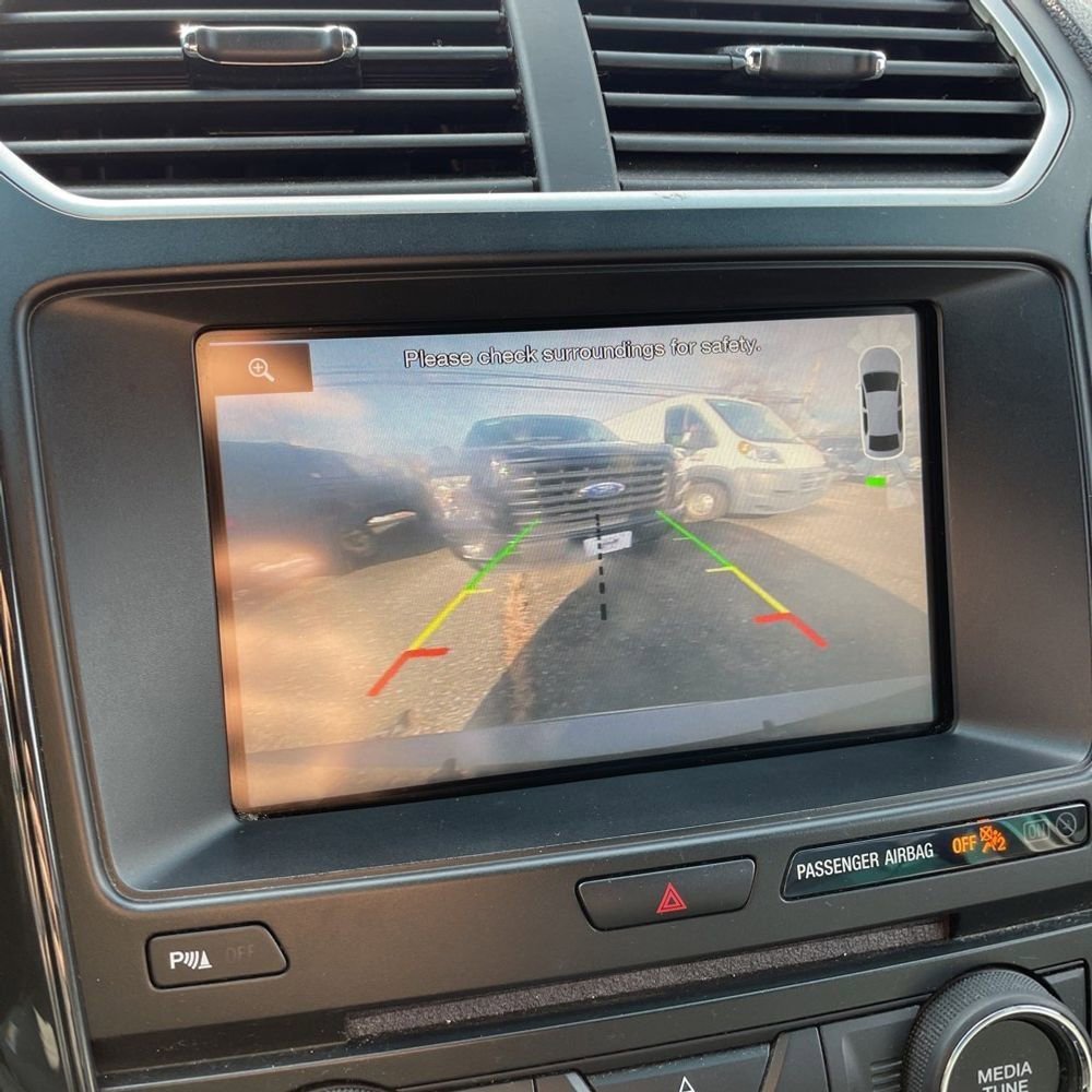 Used 2016 Ford Explorer XLT w/ Equipment Group 202A image 12