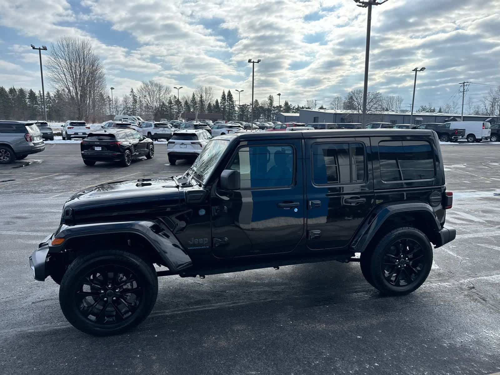 Used 2025 Jeep Wrangler Sahara w/ Safety Group image 7