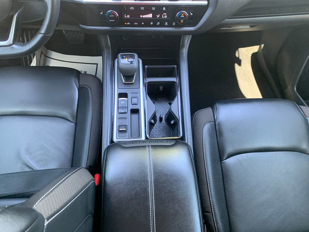 Used 2023 Nissan Pathfinder SL w/ Lighting Package (N92) FWD image 17