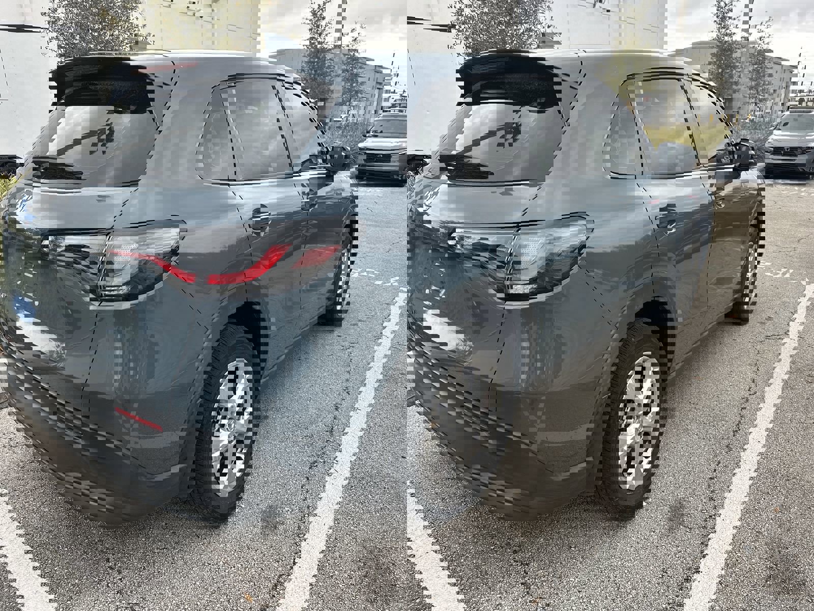 Used 2023 Honda HR-V LX image 5