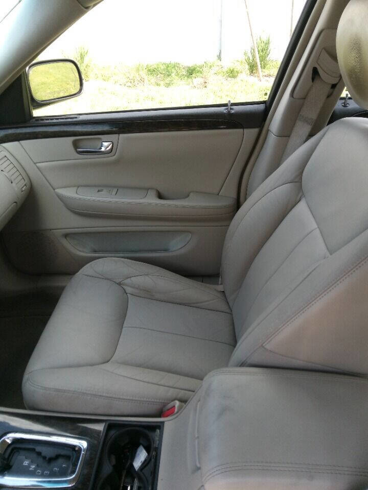 Used 2009 Cadillac DTS FWD image 11