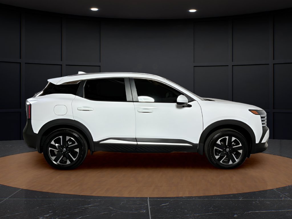 Used 2025 Nissan Kicks SV w/ SV Premium Package AWD/4WD image 6