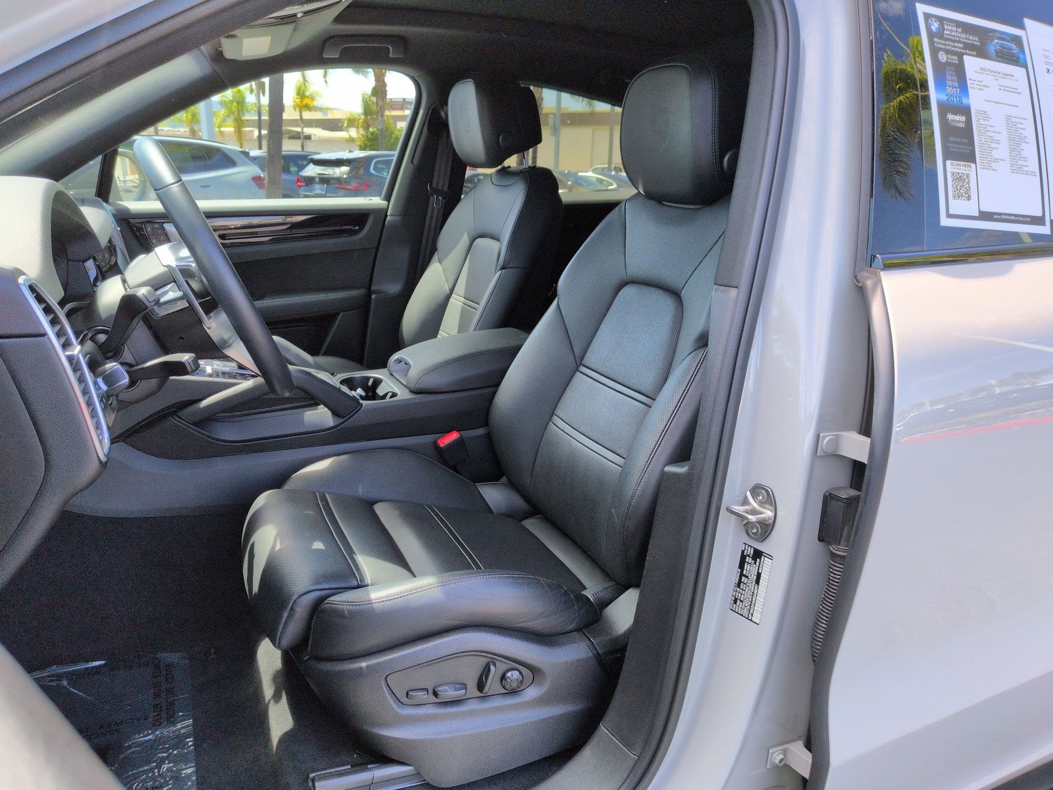 Used 2022 Porsche Cayenne Coupe AWD/4WD image 16