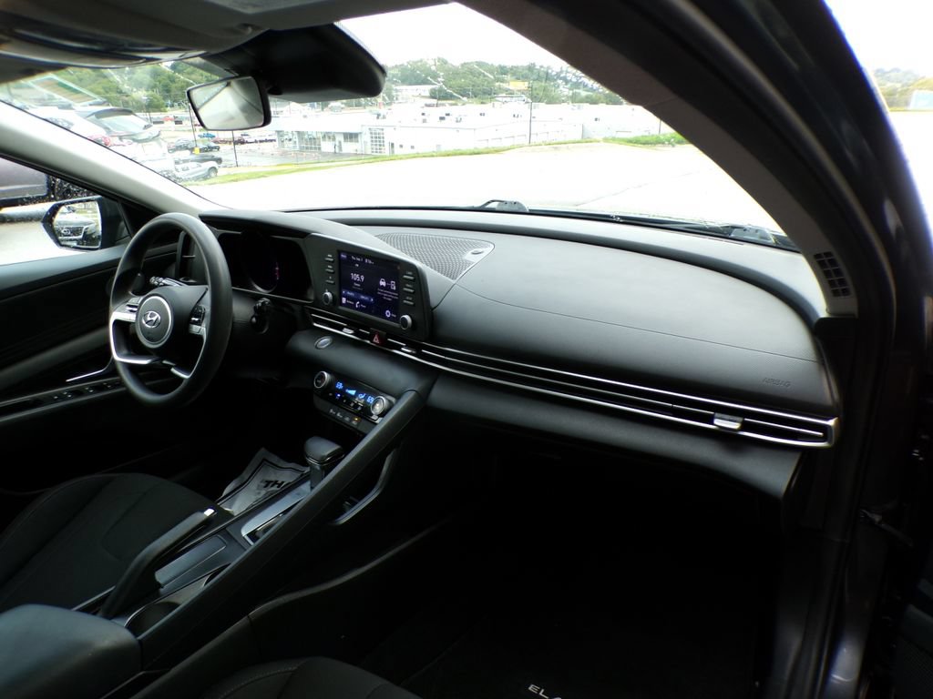 Used 2022 Hyundai Elantra SEL w/ Cargo Package FWD image 14