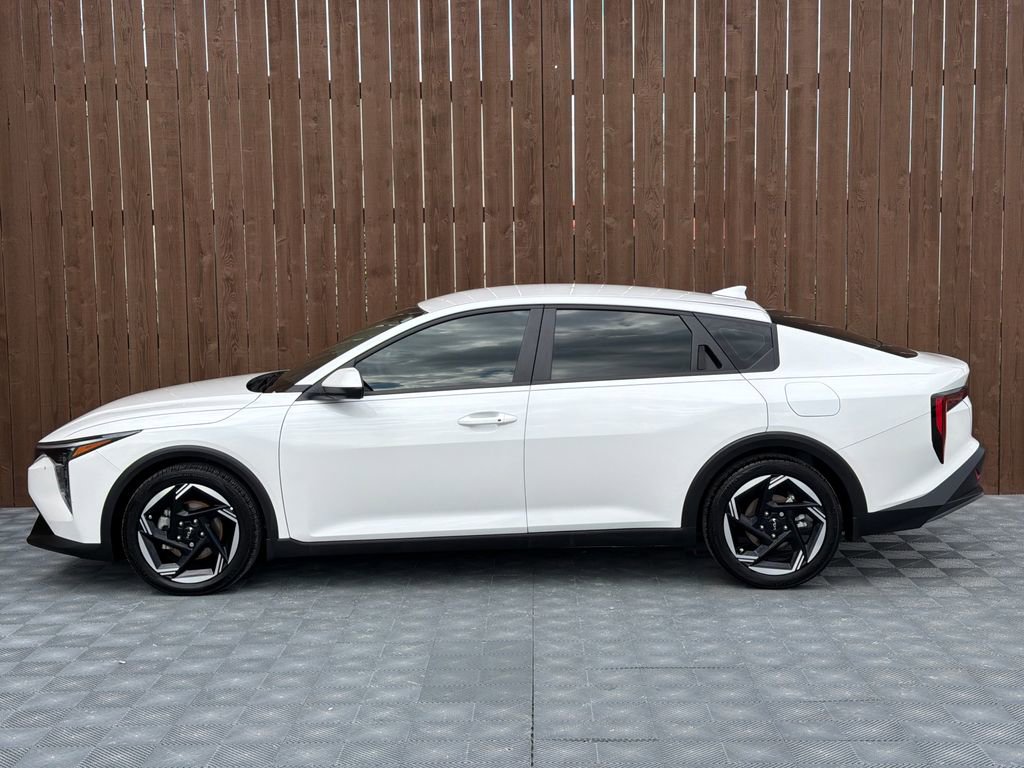 Used 2025 Kia K4 EX image 12