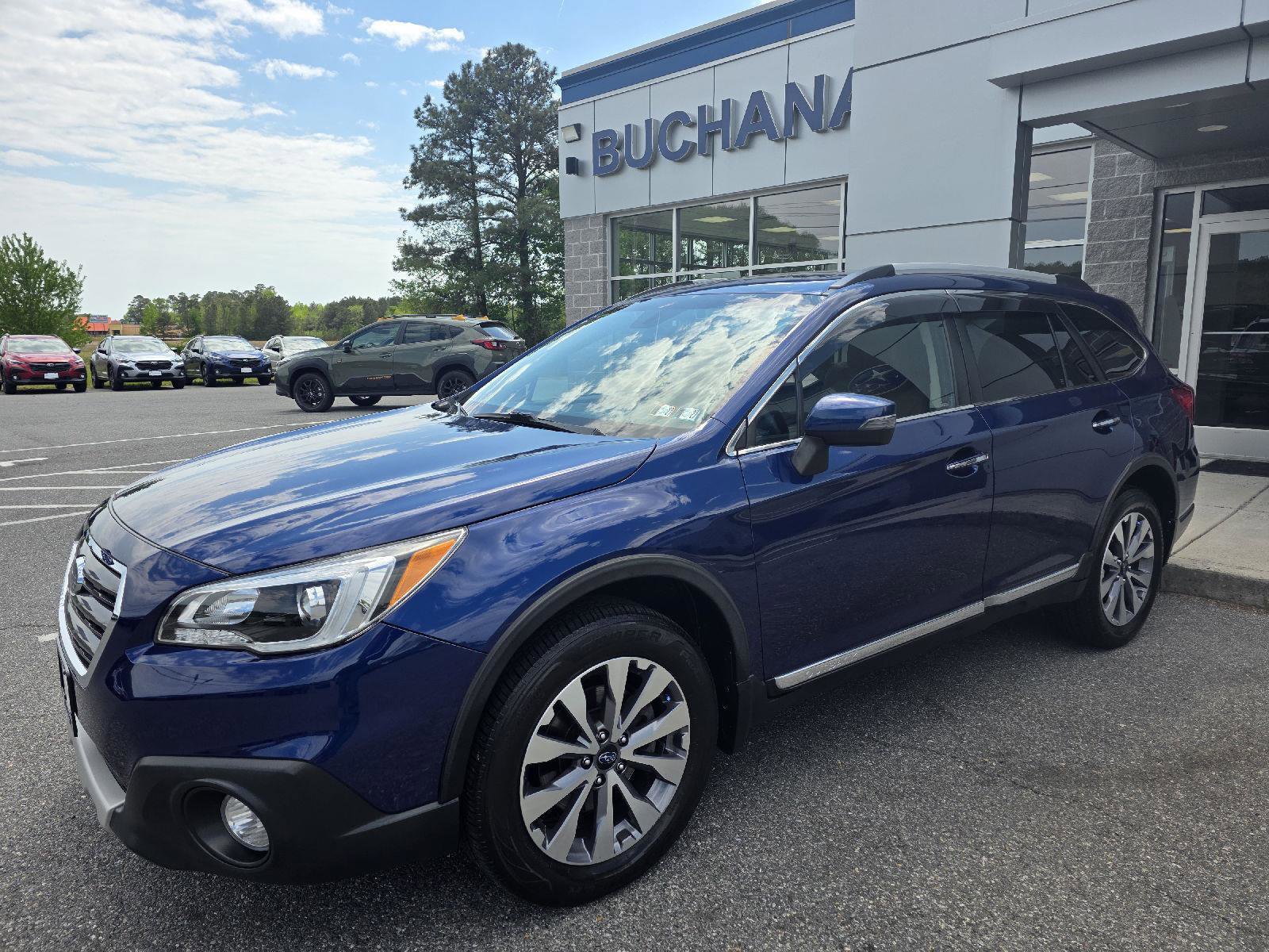 Used 2017 Subaru Outback 3.6R Touring AWD/4WD image 1