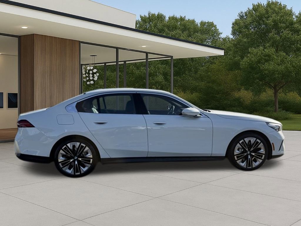 Used 2026 BMW 530i image 7