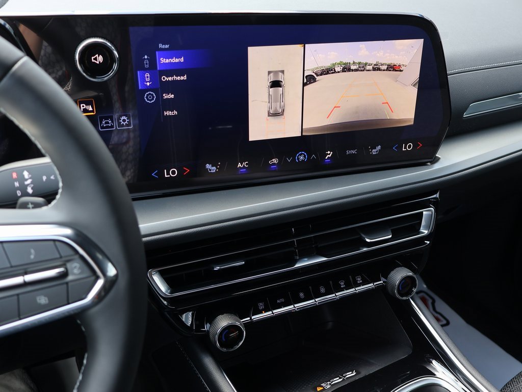 New 2025 Chevrolet Traverse LT w/ Driver Confidence Package image 22