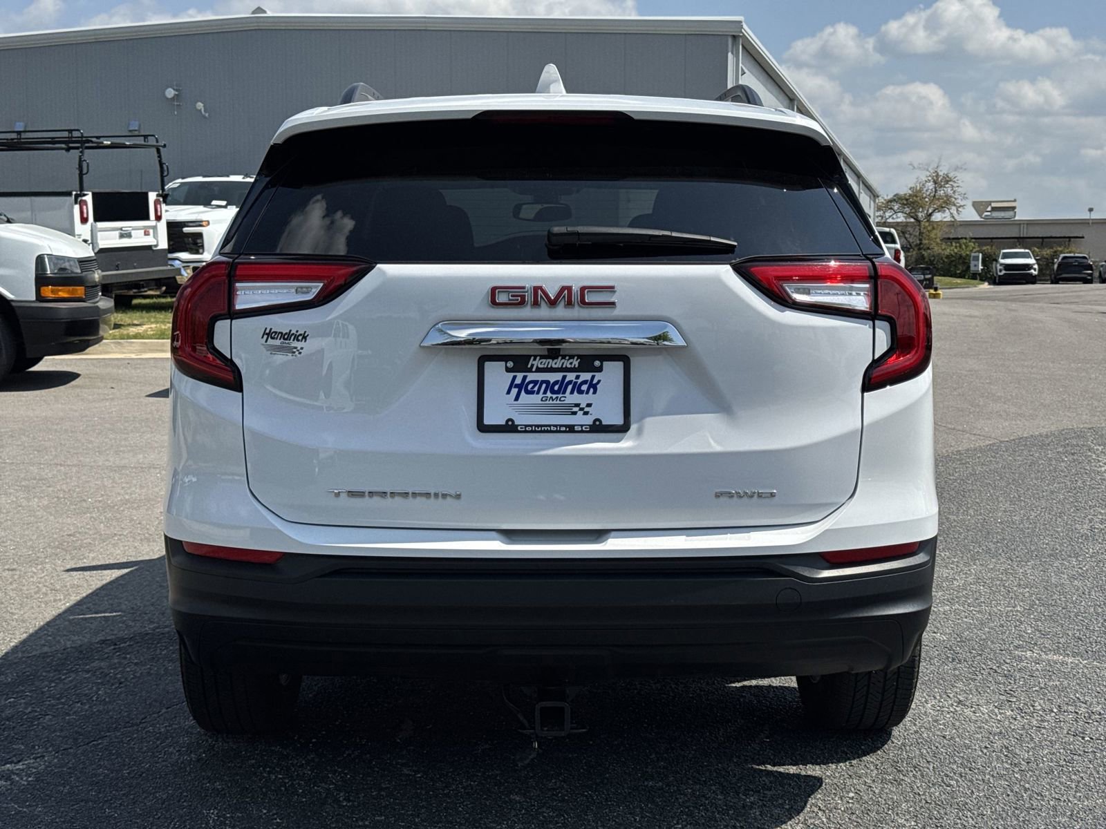 Certified 2024 GMC Terrain SLE w/ Driver Convenience Package image 9