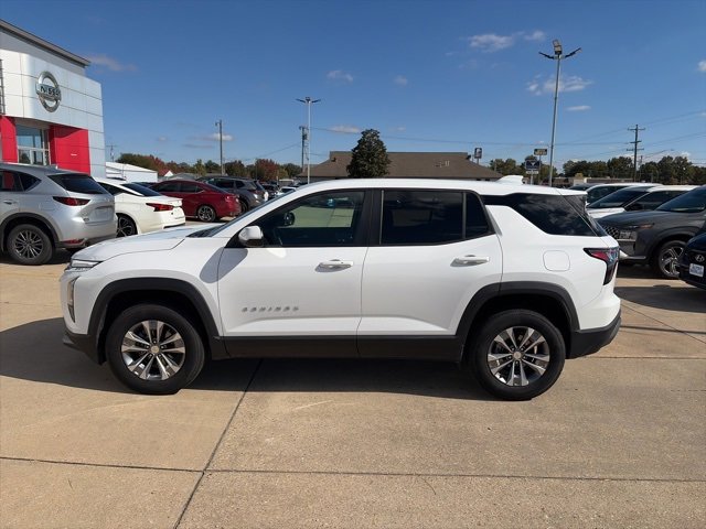 Used 2025 Chevrolet Equinox LT image 3