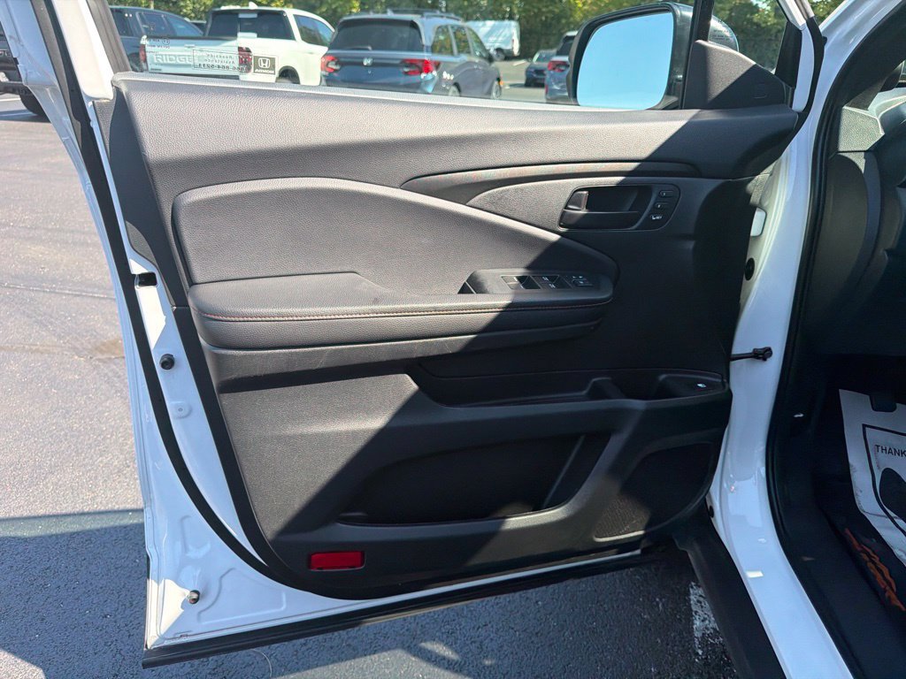 Certified 2025 Honda Ridgeline TrailSport image 18
