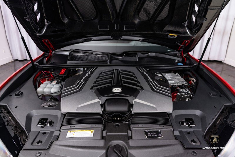 Used 2024 Lamborghini Urus S image 7
