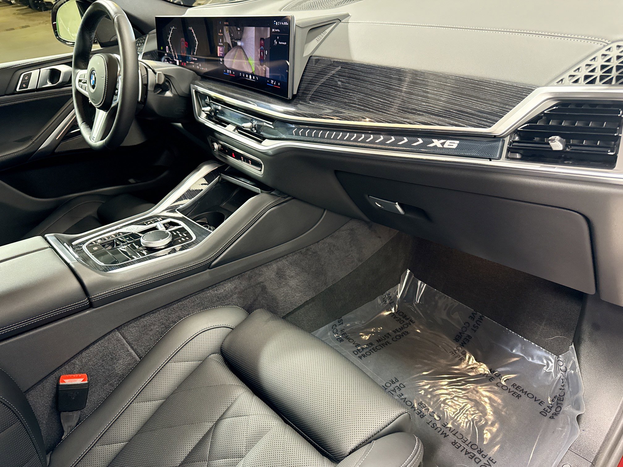 Used 2025 BMW X6 xDrive40i w/ Premium Package image 15