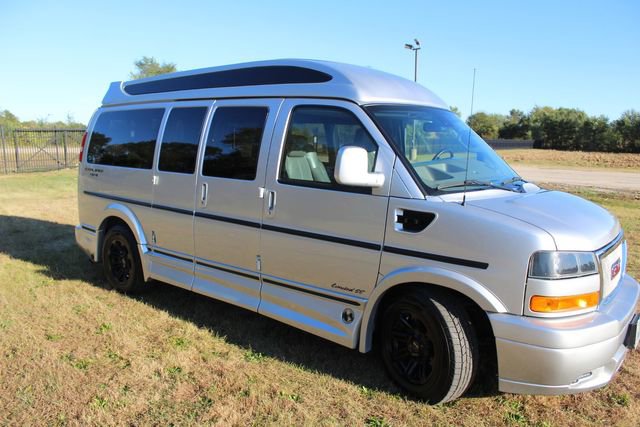Used 2019 GMC Savana 2500 w/ Enhanced Convenience Package image 4