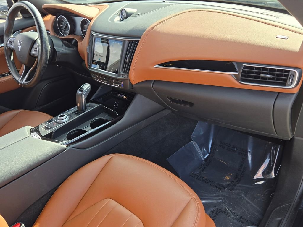 Used 2023 Maserati Levante GT image 18