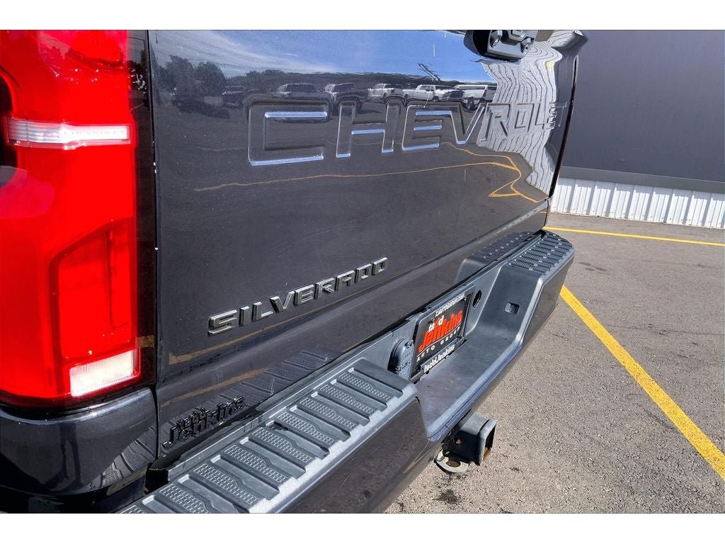 Used 2024 Chevrolet Silverado 3500 LTZ w/ LTZ Convenience Package AWD/4WD image 9