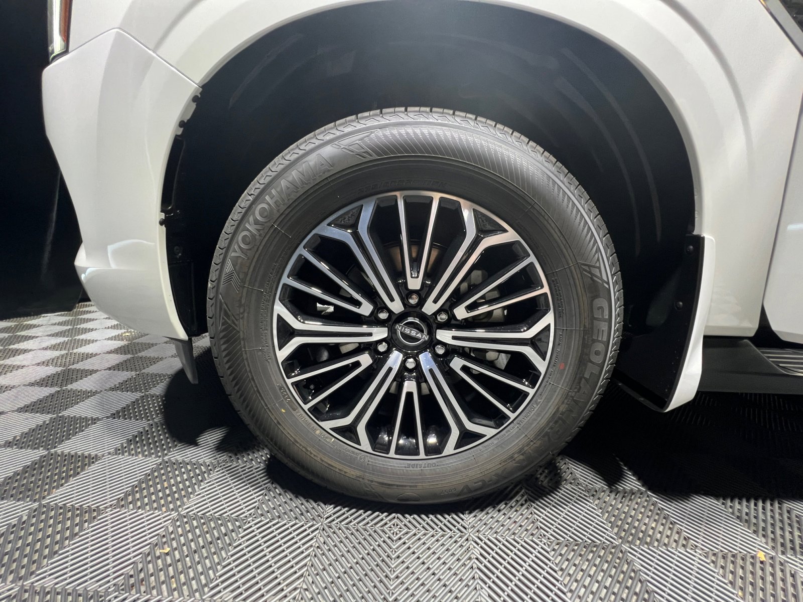 New 2026 Nissan Armada SL w/ Captain's Chari Seat Package image 26