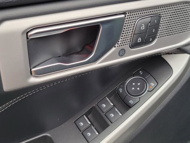 Used 2022 Ford Explorer Limited w/ Equipment Group 301A image 6