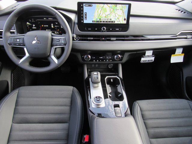 New 2025 Mitsubishi Outlander SE image 10