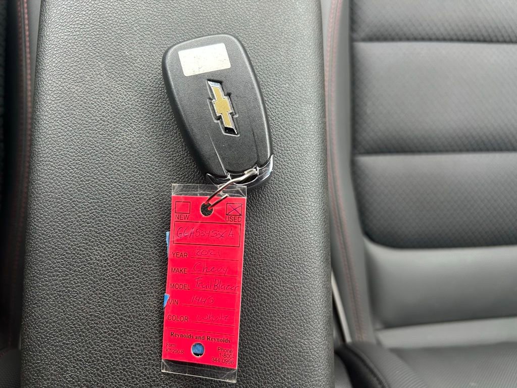 Used 2021 Chevrolet TrailBlazer RS w/ Technology Package image 54