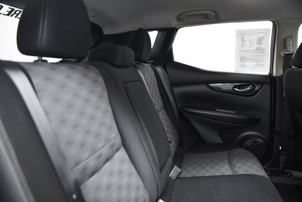 Used 2018 Nissan Rogue Sport SV w/ SV Technology Package image 14