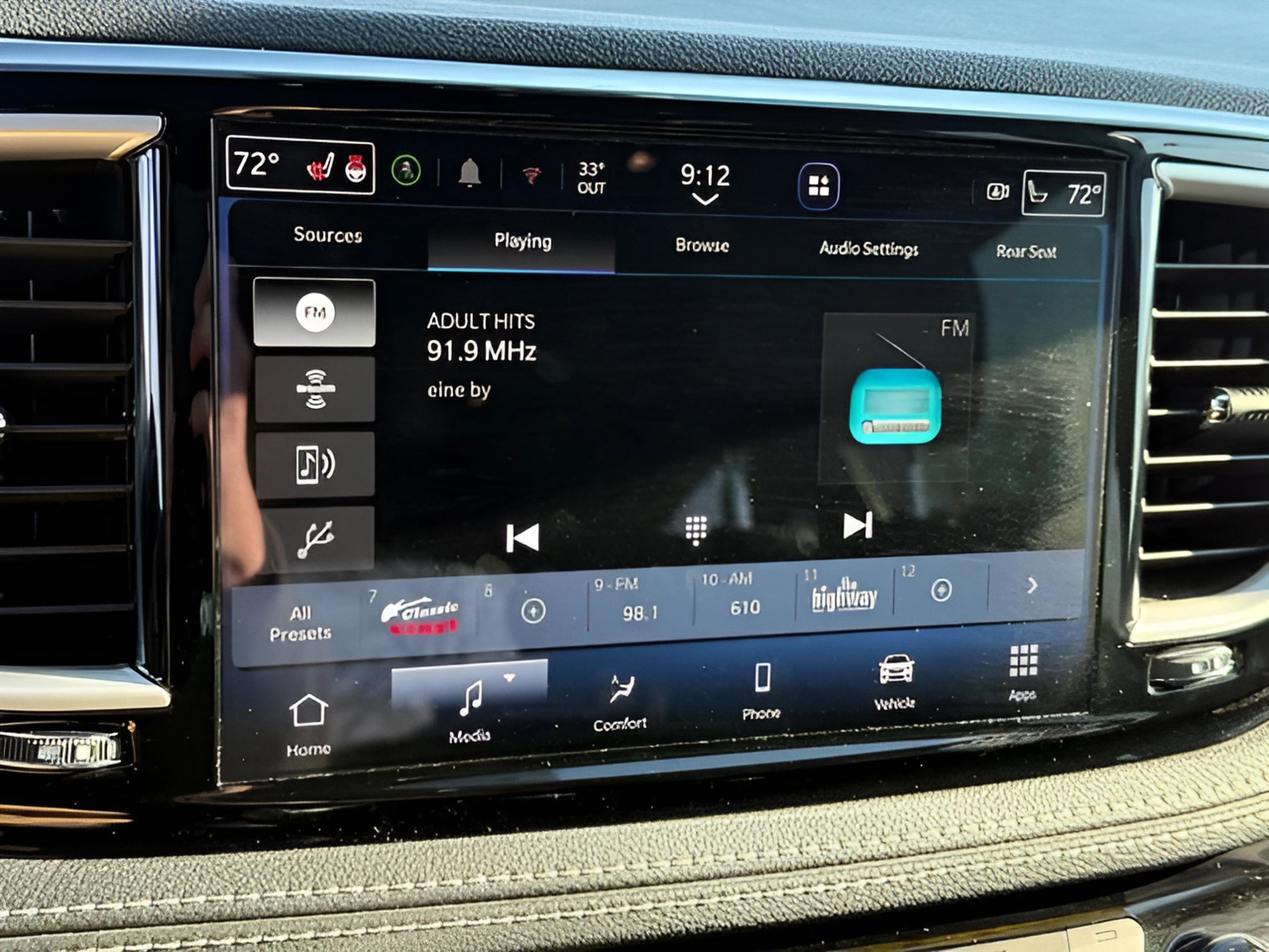 Certified 2021 Chrysler Pacifica Touring-L w/ Uconnect Theater Family Group image 23