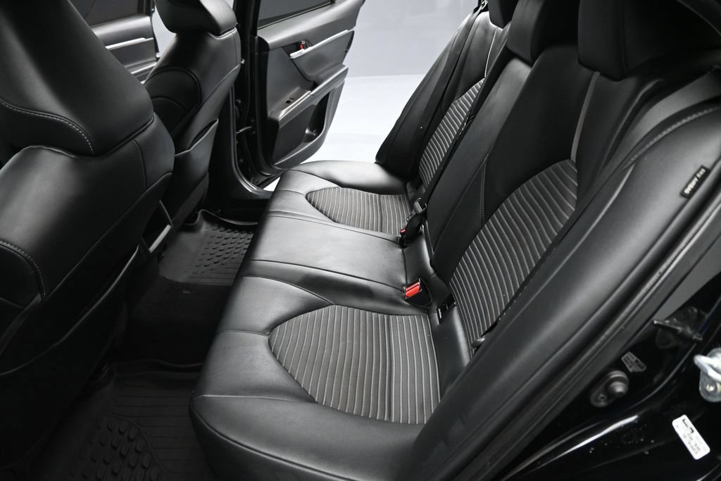 Used 2022 Toyota Camry SE FWD image 18